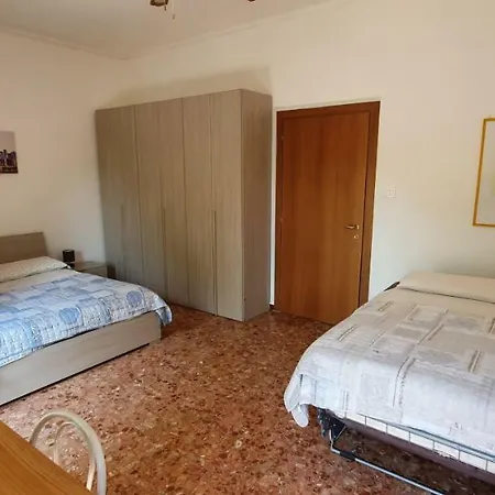 Lo Scoiattolo Bed & Breakfast *